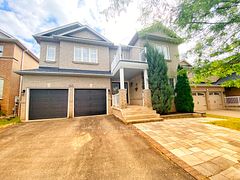 Main 114 Red River Crescent, Newmarket, ON L3X 2R1