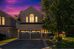 8 Burnaby Drive, Georgina, ON L4P 3Z1
