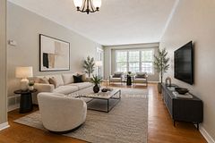 15 Walter Avenue MAIN, Newmarket, ON L3Y 2T2