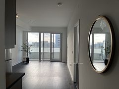105 Oneida Crescent S 1209, Richmond Hill, ON L4B 0H6