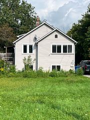 379 The Queensway Road S, Georgina, ON L4P 2C4