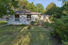 105 Bolton Avenue, Newmarket, ON L3Y 2X3