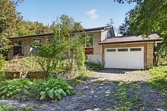 33 Minonen Road, Georgina, ON L0C 1L0