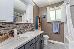 16 Mundy Avenue, Tiny, ON L9M 0B5