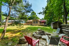 16 Mundy Avenue, Tiny, ON L9M 0B5