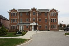 59 ARCH BROWN Court E-202, Barrie, ON L4M 0C6