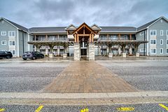 2 Cove Court 302, Collingwood, ON L9Y 0Y6
