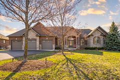 1842 Meadowview Court, Severn, ON L3V 0V6