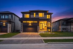 118 Berkely Street, Wasaga Beach, ON L9Z 0K5