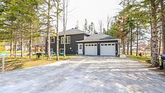 2082 Centre Avenue, Severn, ON L3V 6H3