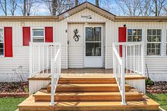 6 Pacific Avenue, Wasaga Beach, ON L9Z 3A8