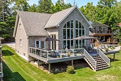 1756 Bay Park Road, Severn, ON L3V 0V7