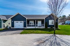 22 Grew Crescent, Penetanguishene, ON L9M 0A4