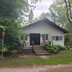 19 HASTINGS Avenue, Tiny, ON L0L 1P0