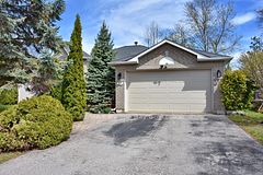 17 Acorn Crescent, Wasaga Beach, ON L9Z 1L6