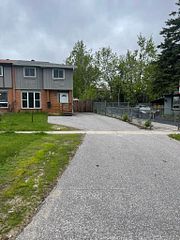 59 Chaucer Crescent, Barrie, ON L4N 4T8