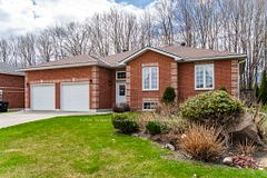 4 Byrnes Crescent, Penetanguishene, ON L9M 1W4