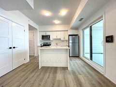 15 Kneeshaw Drive 102, Barrie, ON L9J 0X9