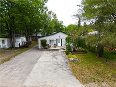 42 5th Lane, Wasaga Beach, ON L9Z 2E9