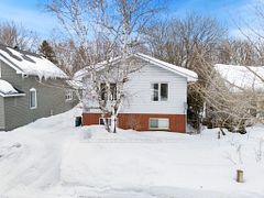 292 MILLARD Street, Orillia, ON L3V 4H3