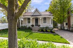 13 Nelson Square E, Barrie, ON L4M 4J6
