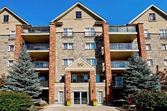 39 Ferndale Drive S 303, Barrie, ON L4N 5W9