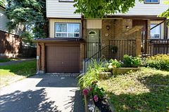 63 Ferris Lane I7, Barrie, ON L4M 5C4