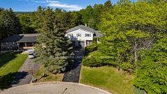 215 Mary Anne Drive, Barrie, ON L4N 4T1