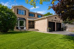 104 Moon Drive, Barrie, ON L4N 7G9