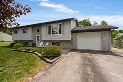 9 Adams Avenue, Springwater, ON L9X 0A1