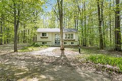 104 Silver Birch Drive, Tiny, ON L9M 0M6