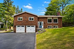 4 SCHOONER Drive, Wasaga Beach, ON L9Z 2T4