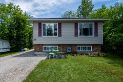 14 Courtland Street, Orillia, ON L3V 1A5