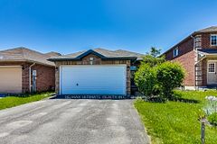 209 Dunsmore Lane Main, Barrie, ON L4M 6Z8