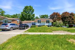 13 SPRINGDALE Drive Lower, Barrie, ON L4M 5A7