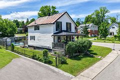 139 Borland Street E, Orillia, ON L3V 2C1