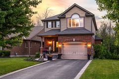37 Chamberlain Crescent, Collingwood, ON L9Y 0C9