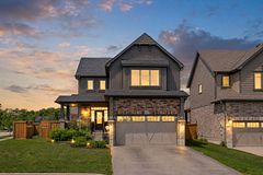 18 Bassett Street, Collingwood, ON L9Y 3B7