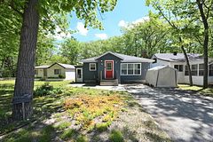 79 23RD Street N, Wasaga Beach, ON L9Z 2G4