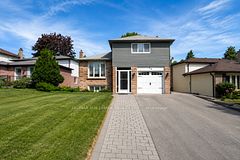 36 Ridgeway Avenue, Barrie, ON L4N 5L2