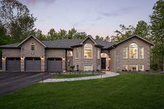 1 Pineview Drive, Oro-Medonte, ON L0L 2L0