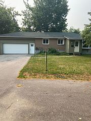 329 James Street E, Orillia, ON L3V 1M4