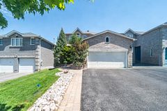25 Muir Drive, Barrie, ON L4N 0J1