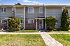 39 28th Street S 13, Wasaga Beach, ON L9Z 2E4