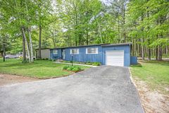 10 Allen Drive N, Wasaga Beach, ON L9Z 1K5