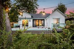7 Oliver Drive, Tiny, ON L0L 2J0
