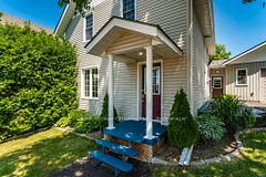 17 Peel Street, Penetanguishene, ON L9M 1A5