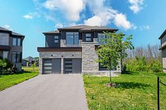 13 Del Ray Crescent, Wasaga Beach, ON L9Z 0N7