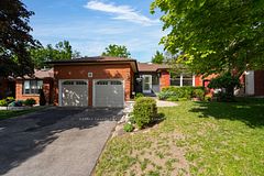 22 Richler Crescent, Barrie, ON L4N 6E6