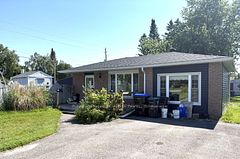 2 Lynn Street, Tiny, ON L0L 2J0